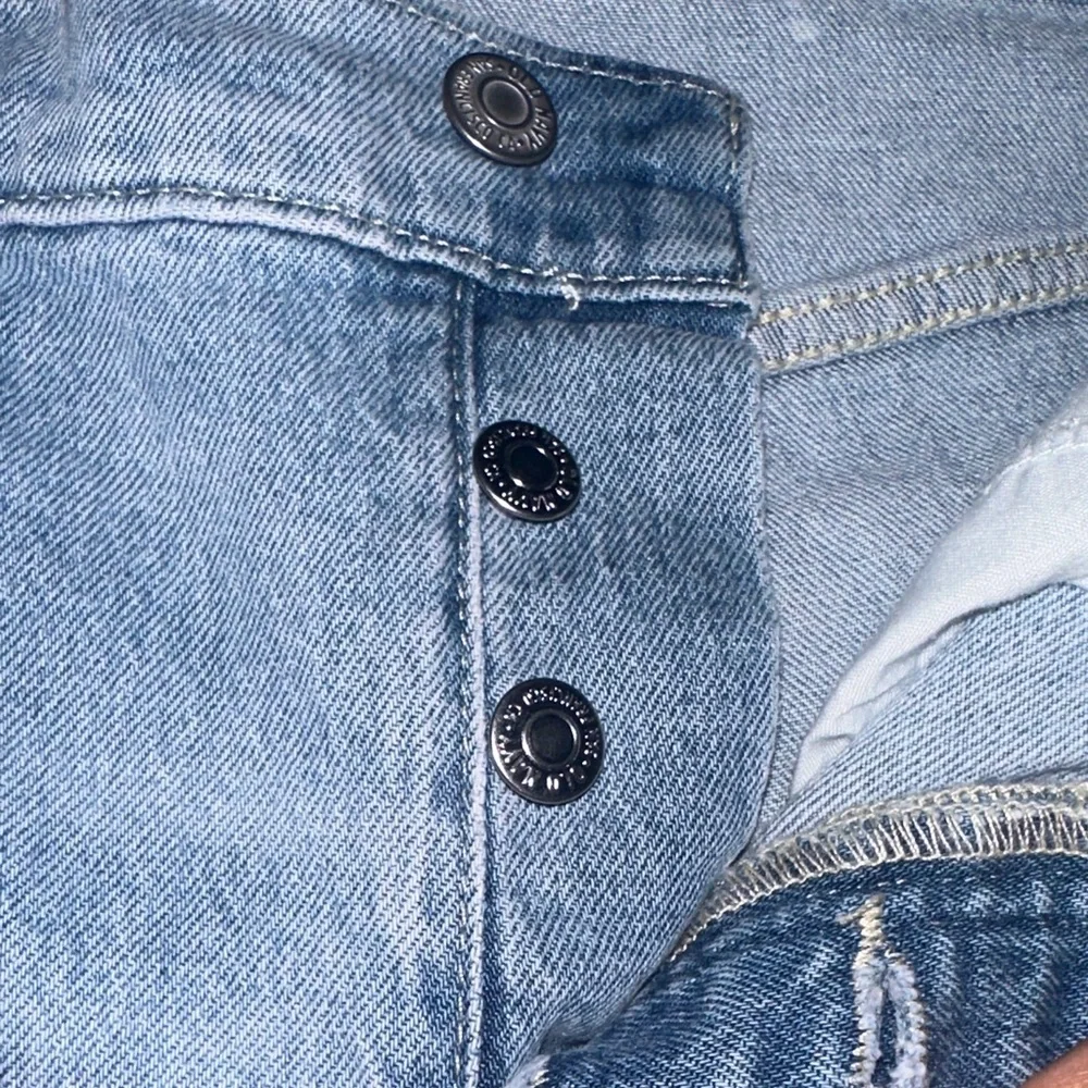 Old Navy Women's Mid-Rise Straight Leg Jeans - Classic Blue - Picture 3 of 3